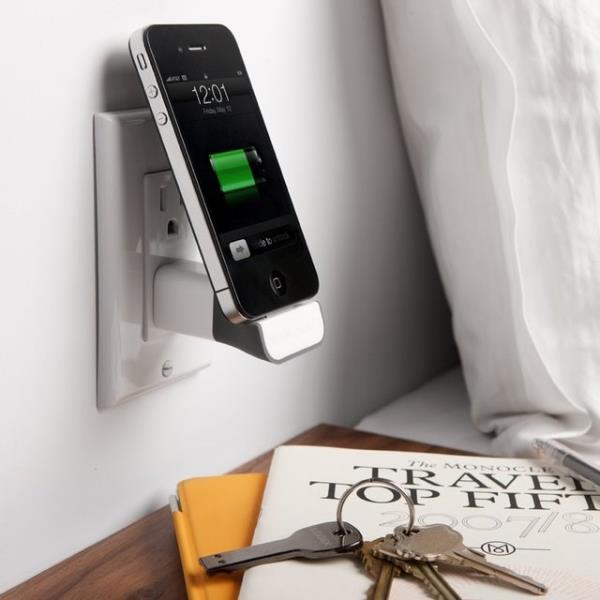 MiniDock allows you to charge your favorite iPhone or iPod with your existing Apple USB Power Adapter. 