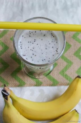 Skinny Banana Breakfast Shake with Almond Milk and Chia Recipe - ChefDeHome.com