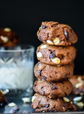 Soft Pumpkin Double Chocolate Chip Cookies Recipe - ChefDeHome.com