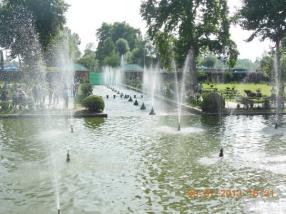 Shalimar gardens in Jammu and Kashmir, this is really beautiful