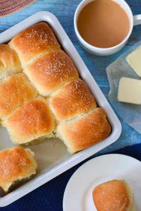The Best Parker House Bread Rolls from Omni Parker House Rolls Recipe -ChefDeHome.com