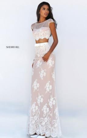 2016 Cap Sleeves Ivory Nude Two Piece Lace Applique Patterned Long Prom Dresses