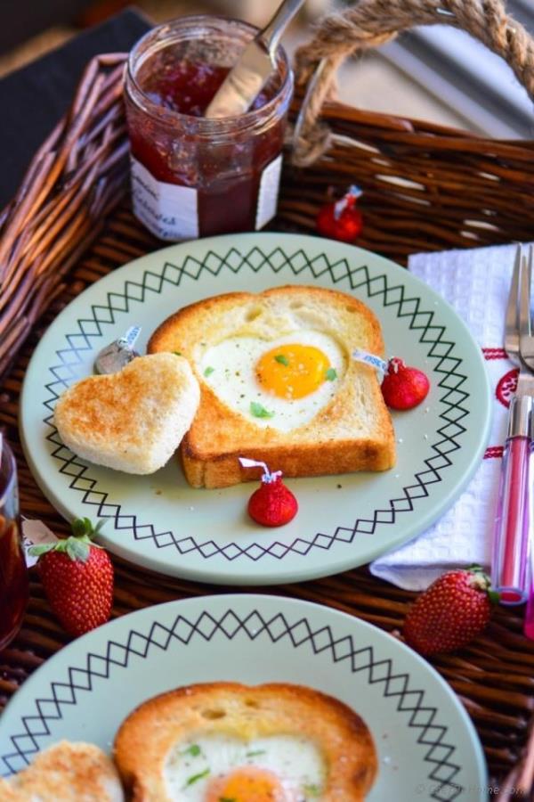 Sunny Side up Egg-Heart Toasts For Valentine's Day Breakfast Recipe - ChefDeHome.com
