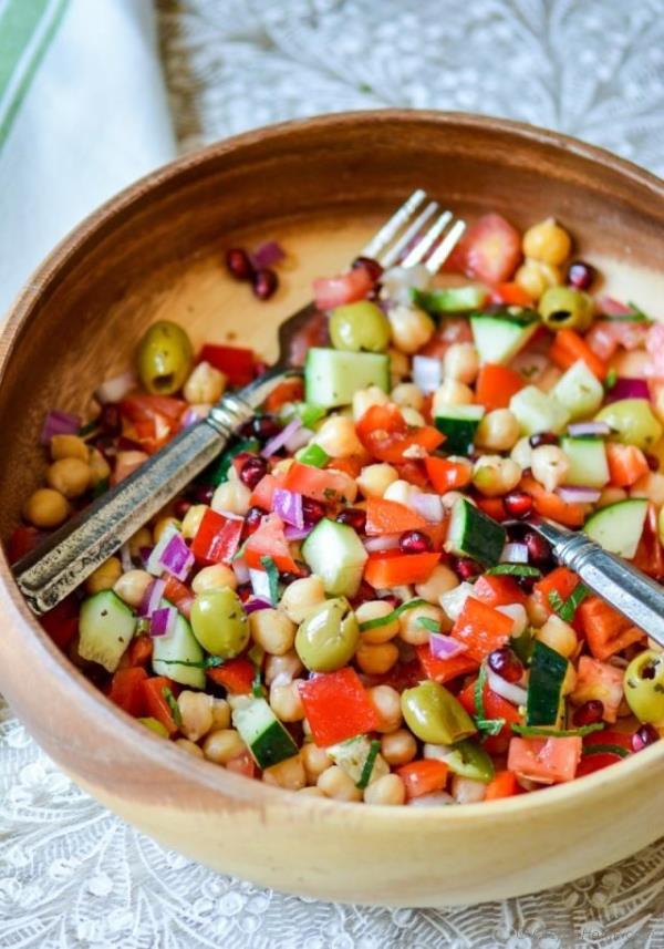 Mediterranean Chickpeas Salad with Herb-Citrus Vinaigrette Recipe - ChefDeHome.com