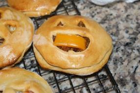 Halloween time is almost here. Last year, during Halloween, I sold a big batch of Jack-o-Lantern Pockets in a bake sale. They were so hit- kids were 'goblin' it up ..