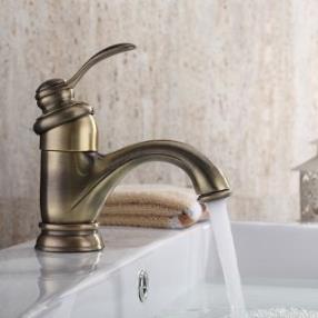 Traditional Brass Polished Brass Single Handle Bathroom Sink Faucet--Faucetsdeal.com