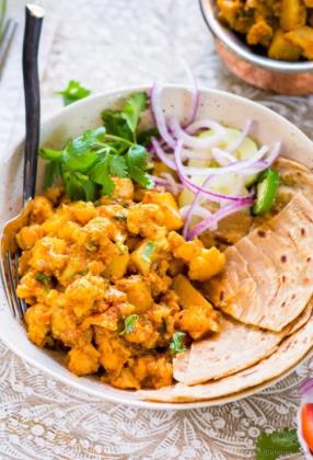 Aloo Gobi - Cauliflower Potato Curry Recipe - ChefDeHome.com