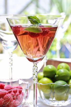 I love love mojitos and this one looks so special - Raspberry Basil Mojitos